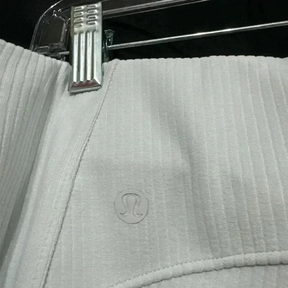NWTs Lululemon Ribbed Softstreme Pants